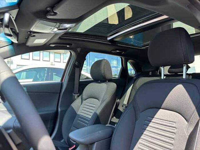 Hyundai i30 1.6 T-GDI DCT Trend + Pano