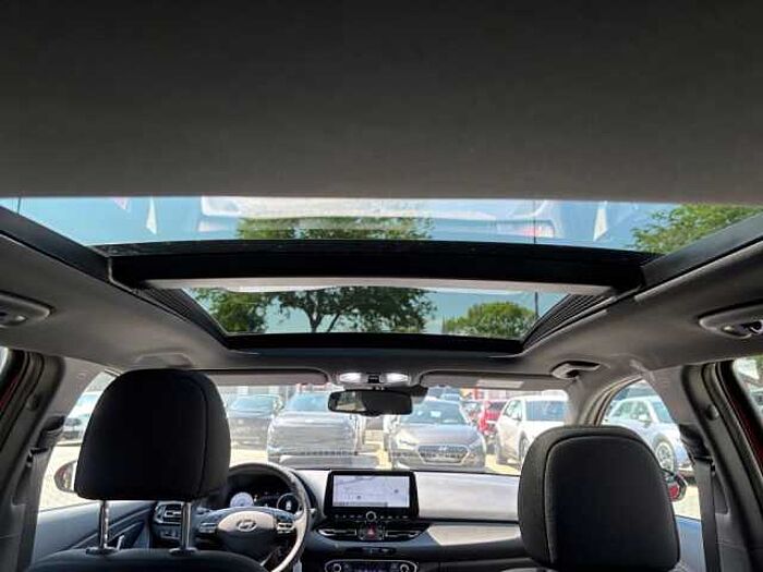 Hyundai i30 1.6 T-GDI DCT Trend + Pano