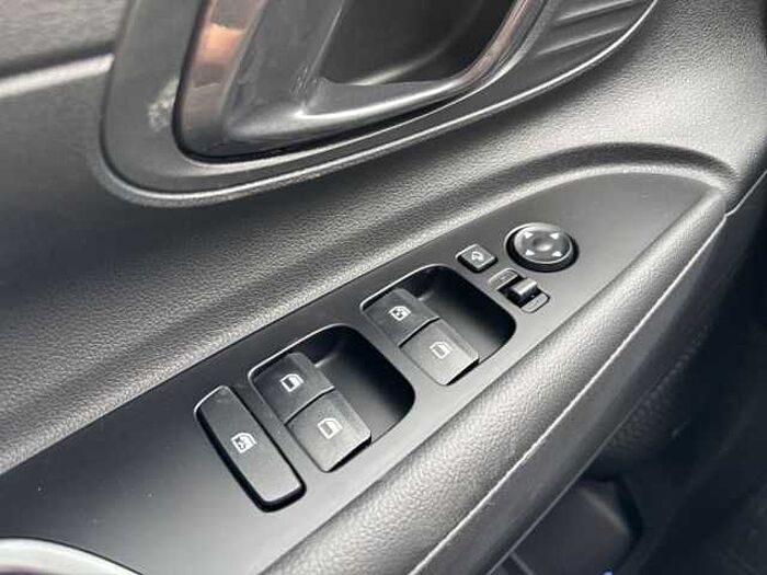 Hyundai i20 1.0 T-GDI DCT Prime + Dachlackierung