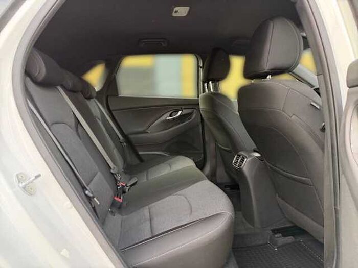 Hyundai i30 1.0 T-GDI DCT Connect & Go+LED+Navi+EPH v+h