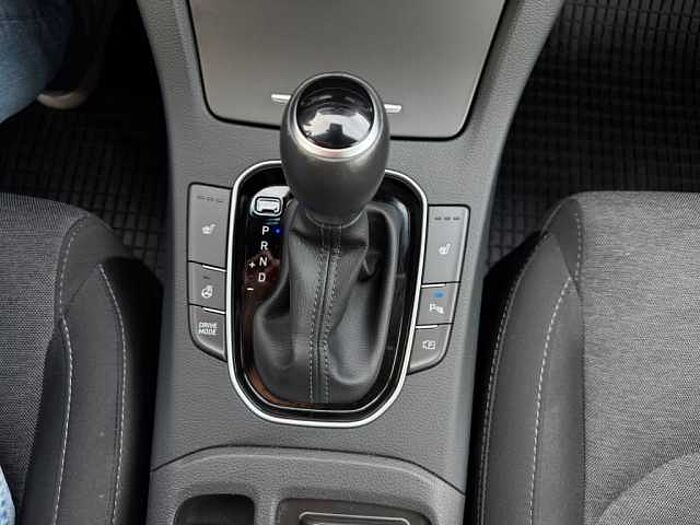 Hyundai i30 1.0 T-GDI DCT Connect & Go+LED+Navi+EPH v+h