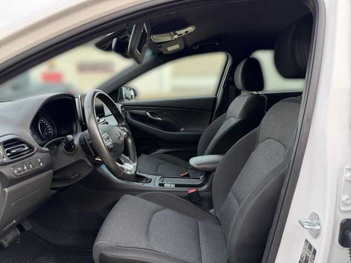 Hyundai i30 1.0 T-GDI DCT Connect & Go+LED+Navi+EPH v+h